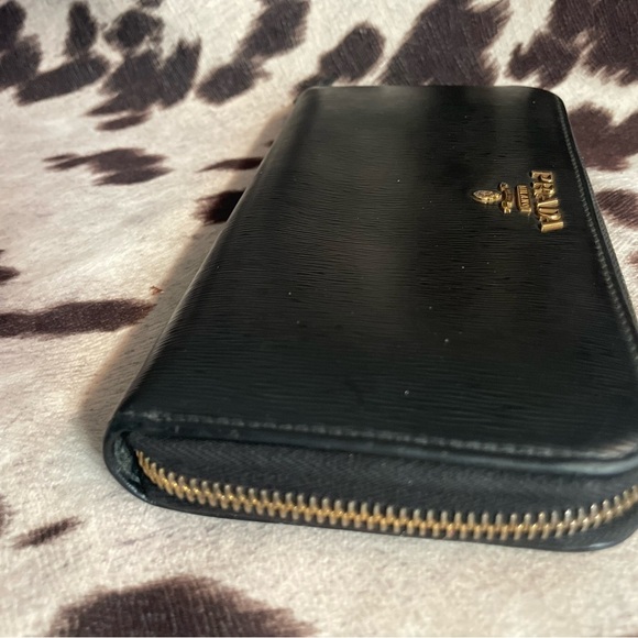Prada Black Leather Zippy Wallet - Picture 2 of 12